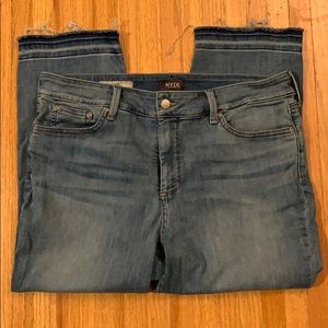 NYDJ LIFTXTUCK TECHNOLOGY CAPRI 14